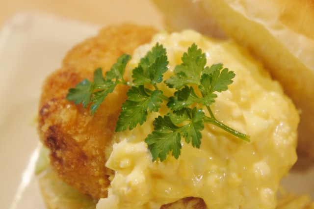 アジミンチカツバーガー